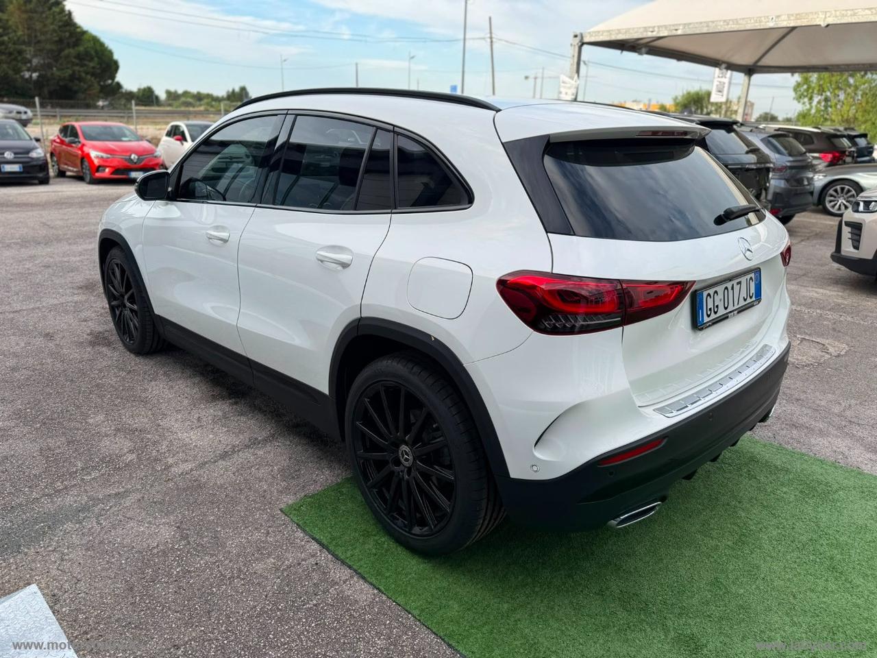 MERCEDES-BENZ GLA 200 d Automatic Premium NIGHT PACK