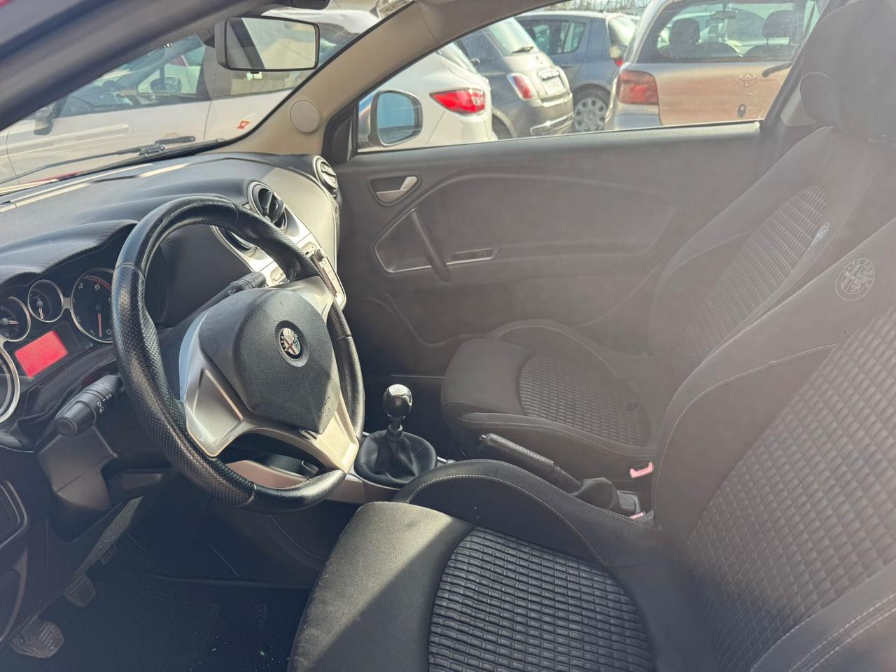 Alfa Romeo MiTo 1.6 JTDm-2 S&S Distinctive Sport Pack