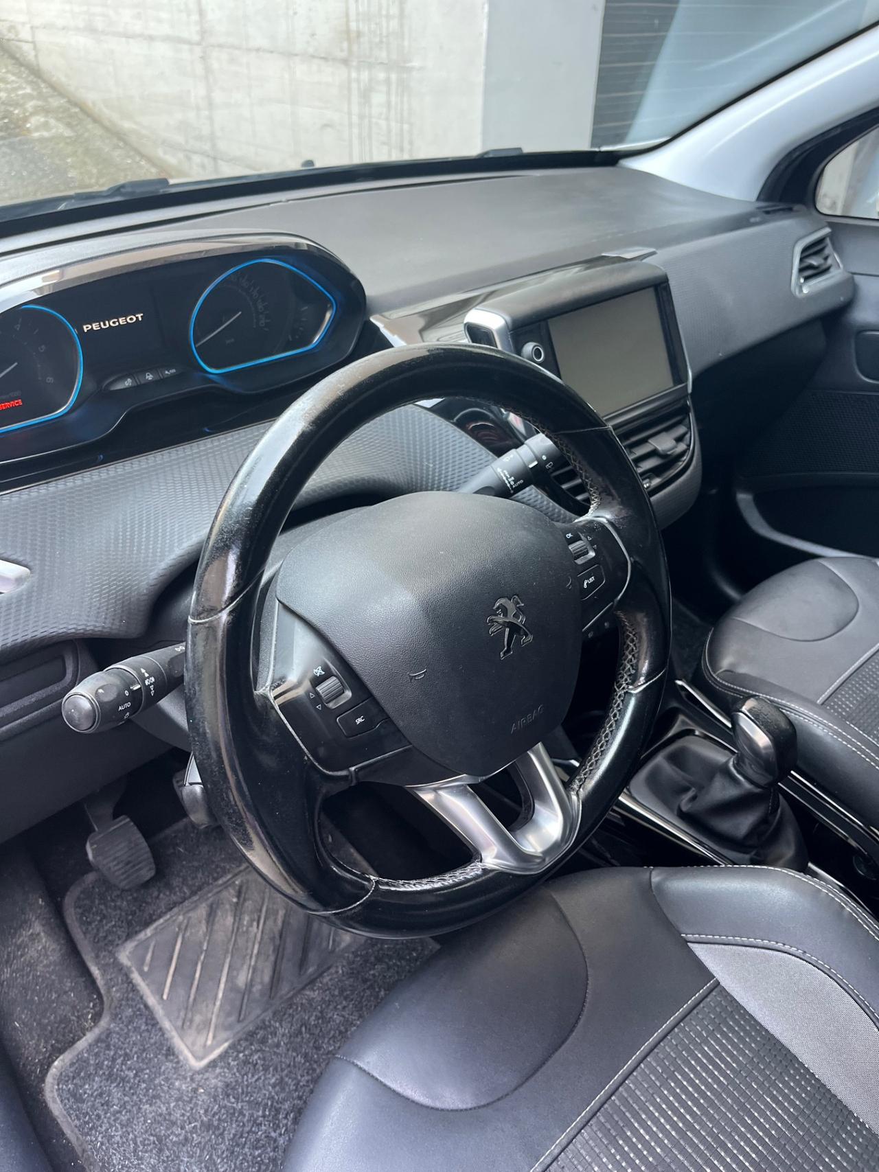 Peugeot 2008 BlueHDi 100 Allure