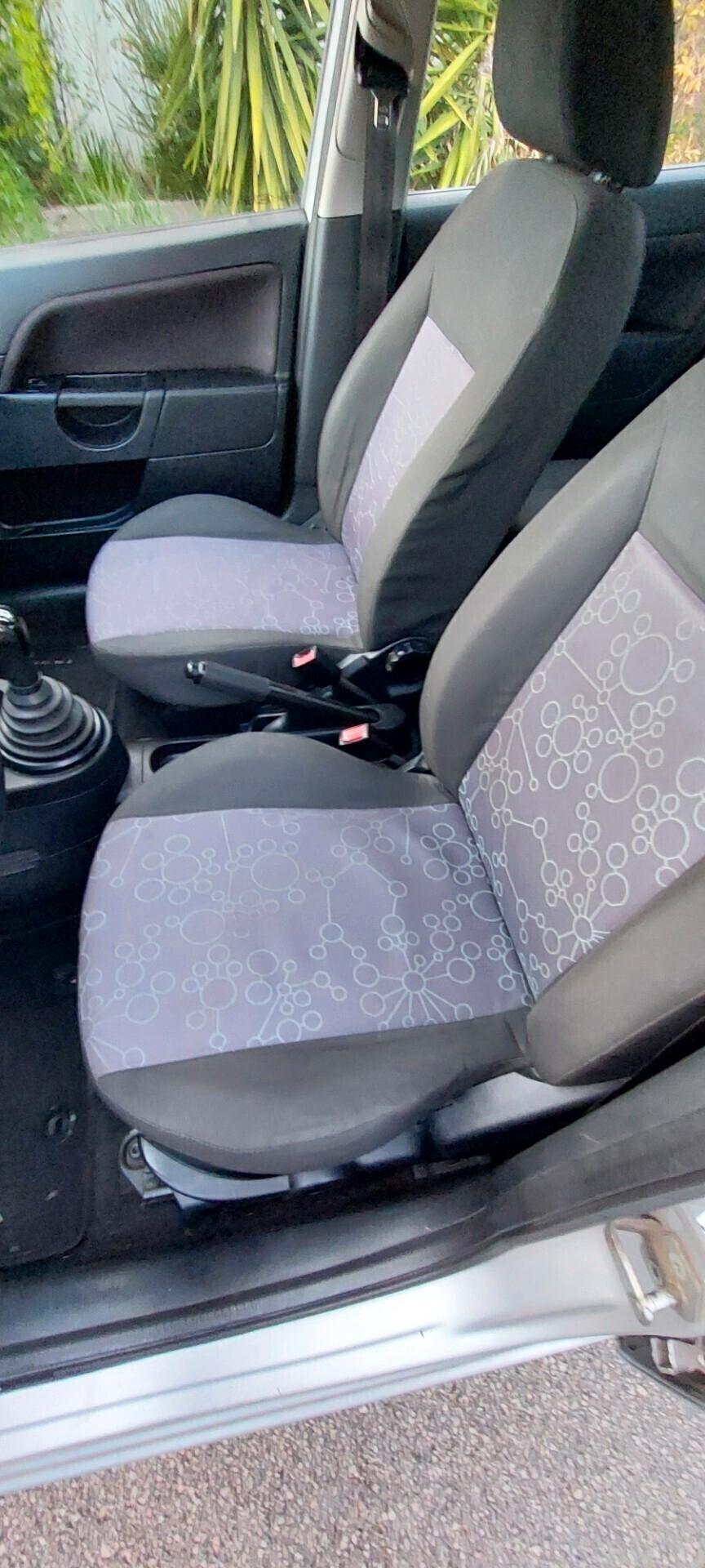 FIESTA 1,4 DIESEL 70 CV X NEOPATENTATI LEGA GOMME NUOVISSIME IMPECCABILE