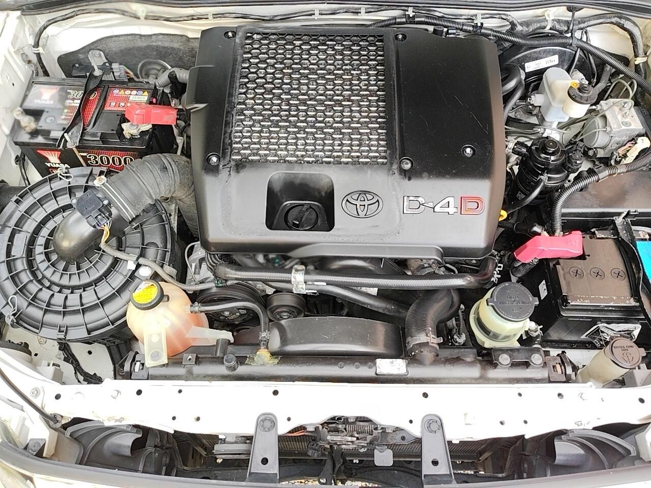 Toyota Hilux 2.5 D-4D 2WD 2p. Ribaltabile