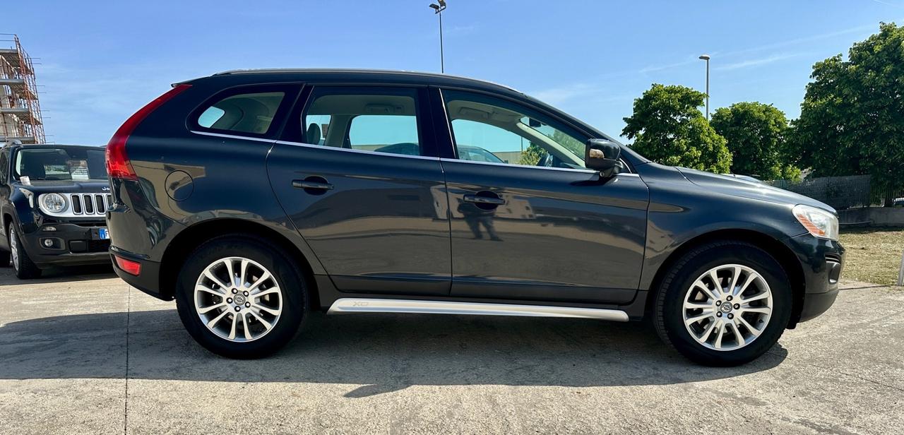 Volvo XC 60 XC60 2.4 D 163 CV AWD Geartronic Summum