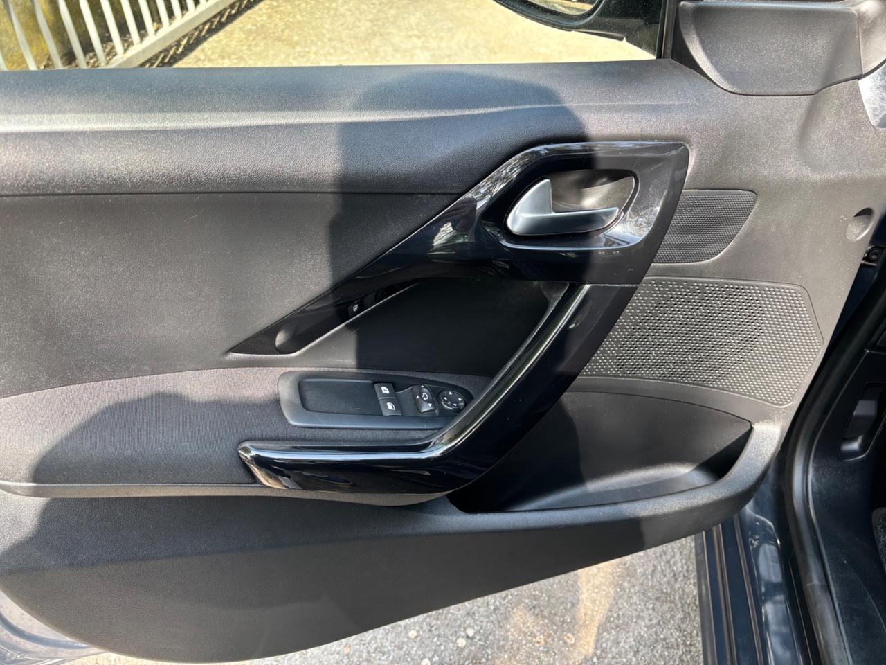 Peugeot 208 PureTech 82 5 porte Allure
