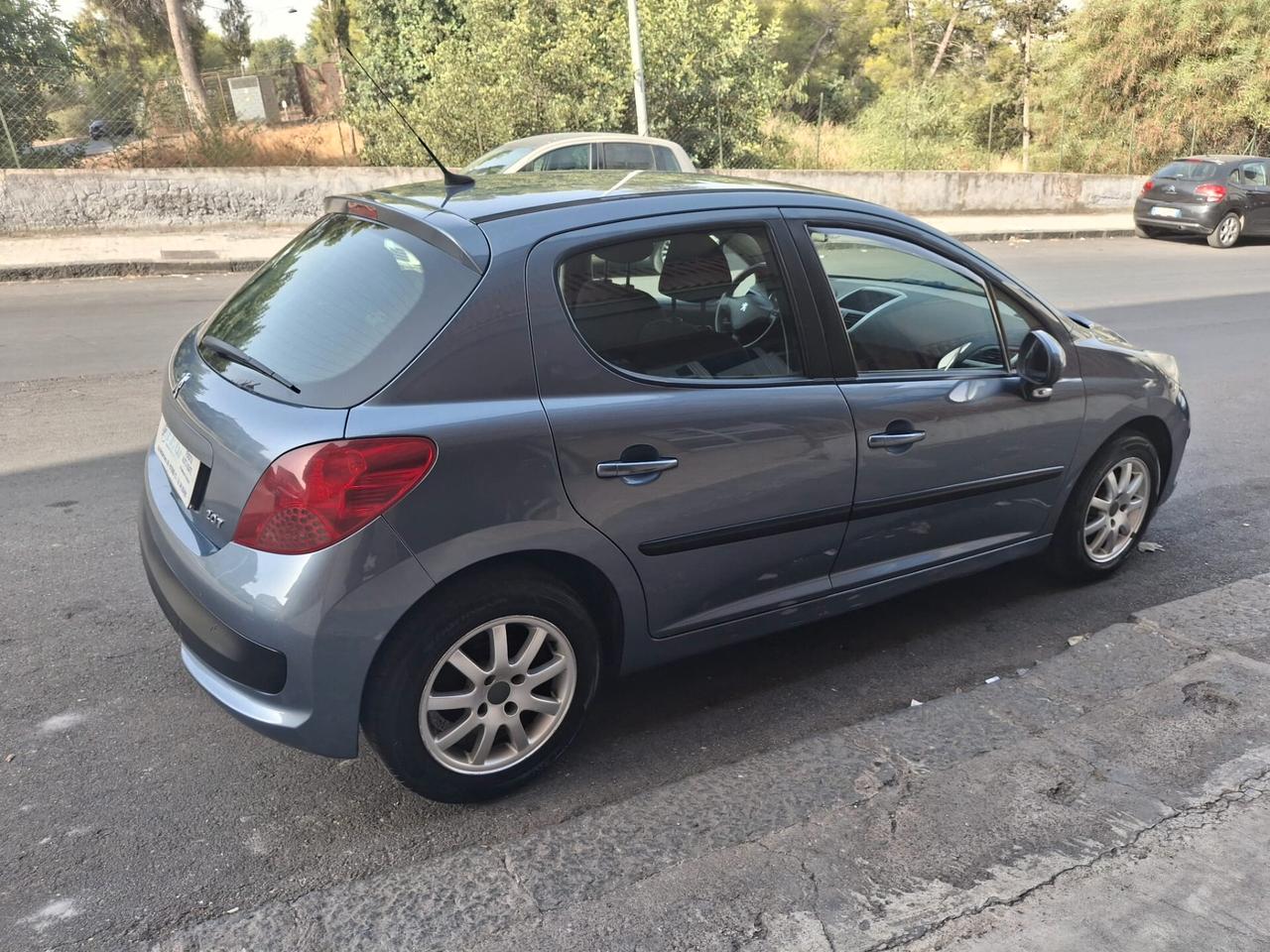 Peugeot 207 1.4 HDi 70CV 5p. ONE Line