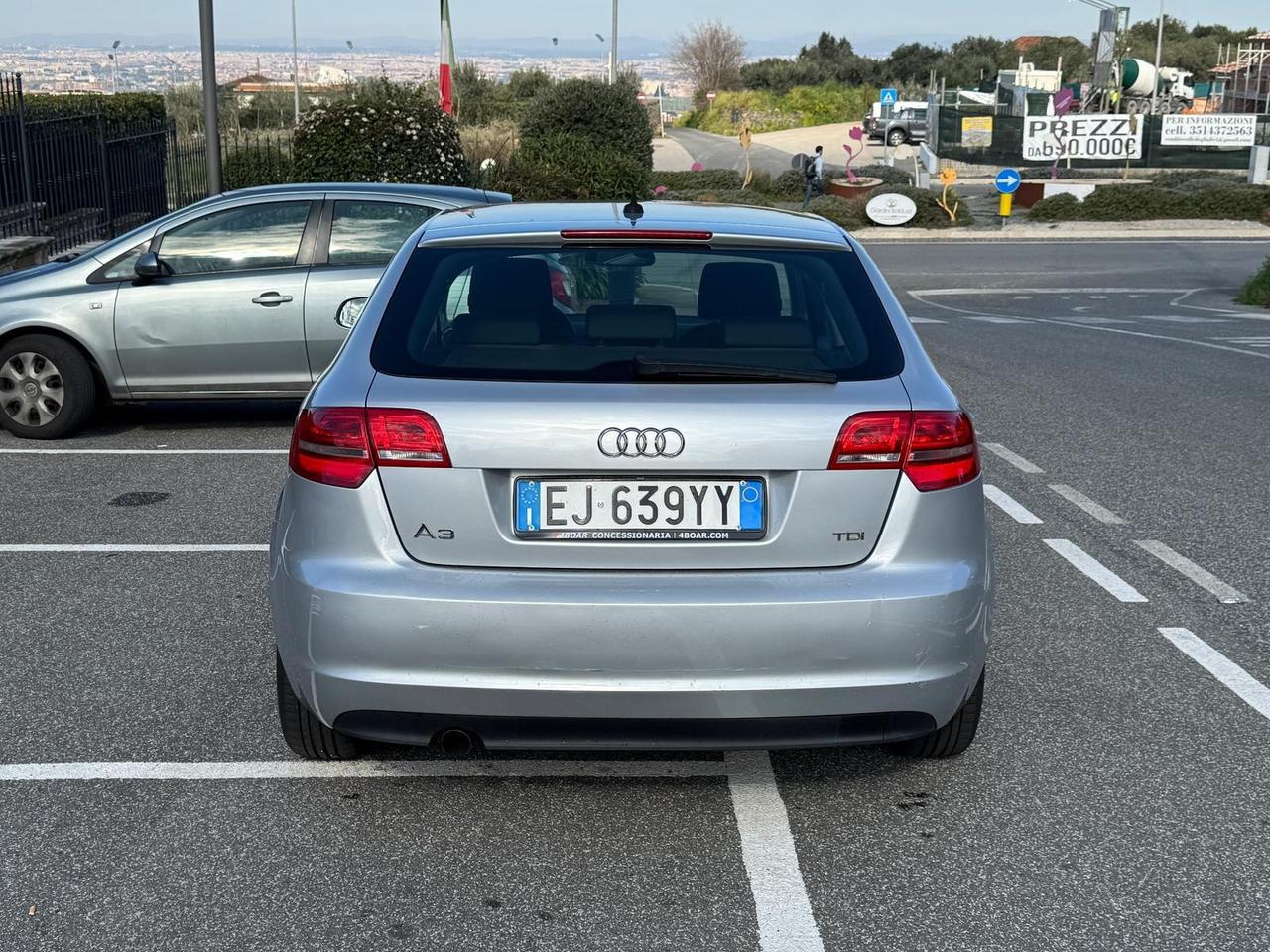 Audi A3 Attraction SPB 1.6 105cv tdi