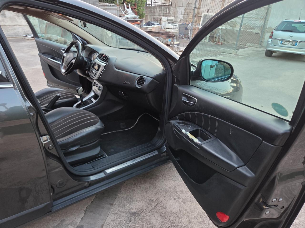 Lancia Delta 1.6 MJT DPF Platino