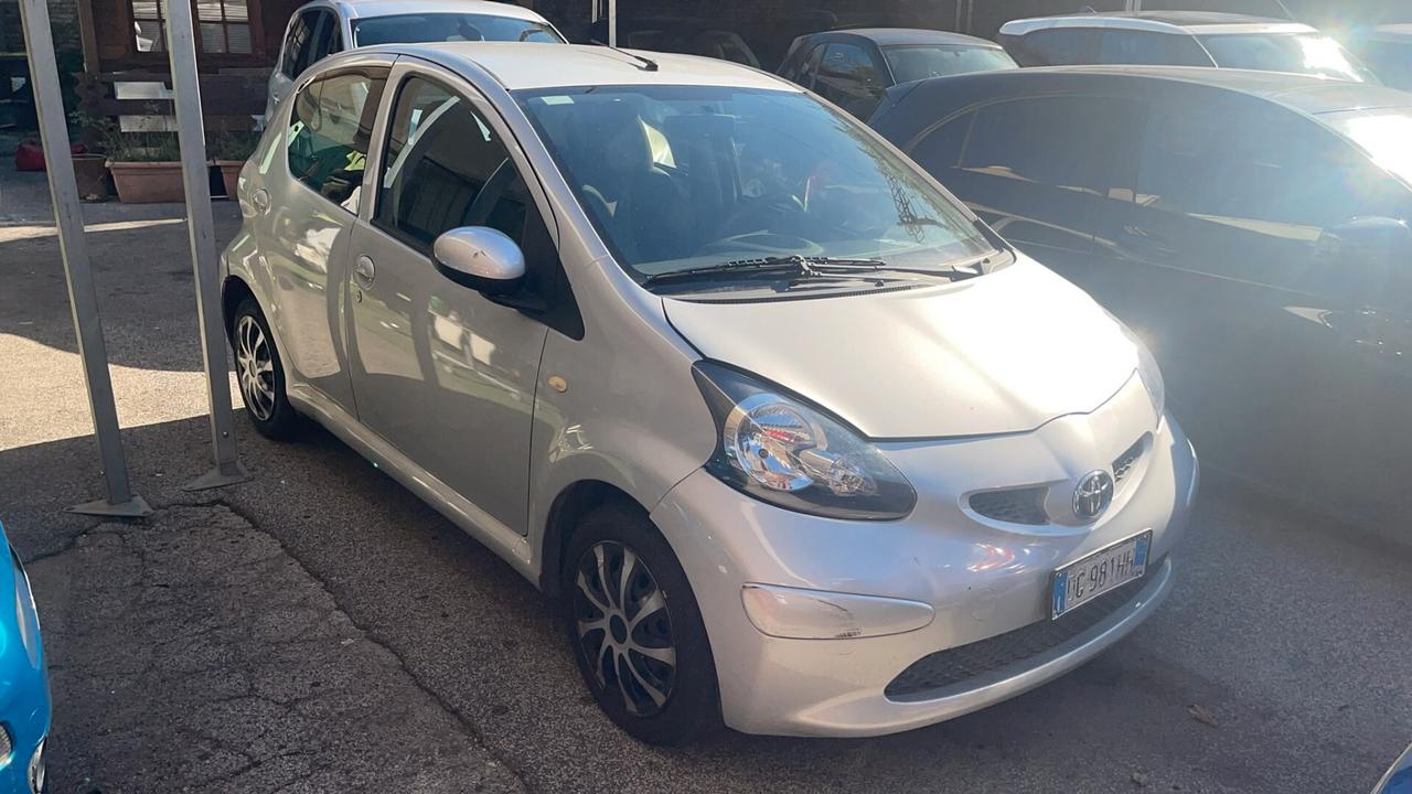 Toyota Aygo 1.0 12V VVT-i 5 porte Sol