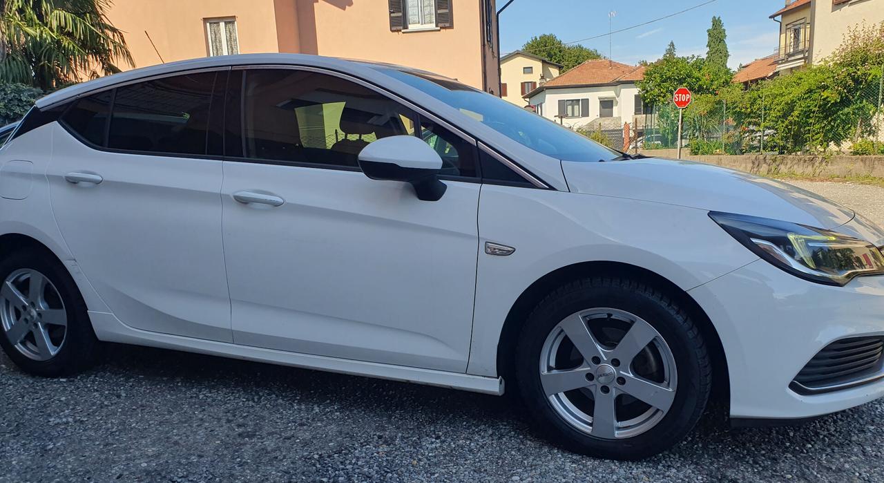 Opel Astra 1.6 CDTi Berlina 110CV Euro6