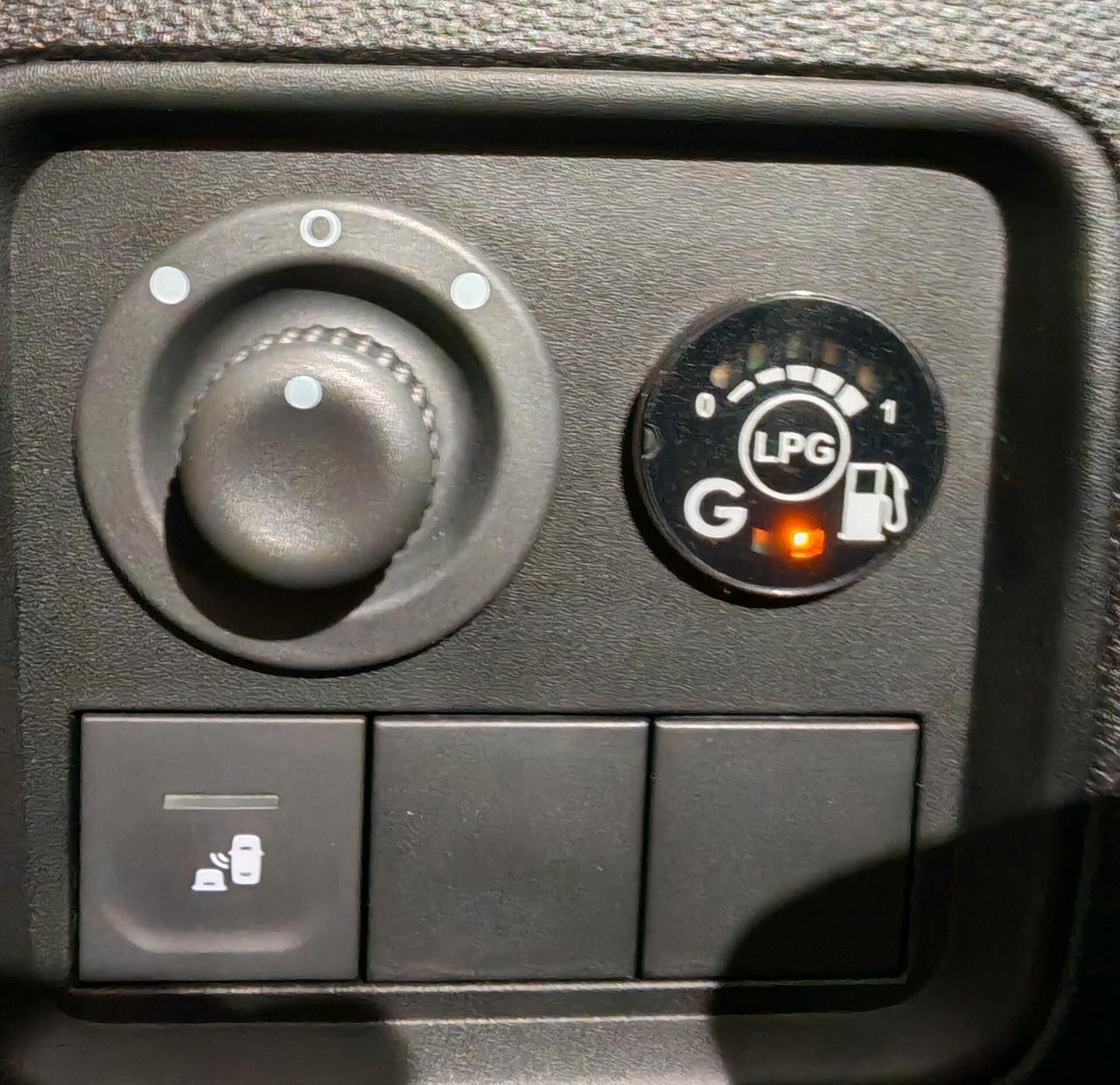 Dacia Duster 1.0 TCe 100 CV ECO-G 4x2 15th Anniversary