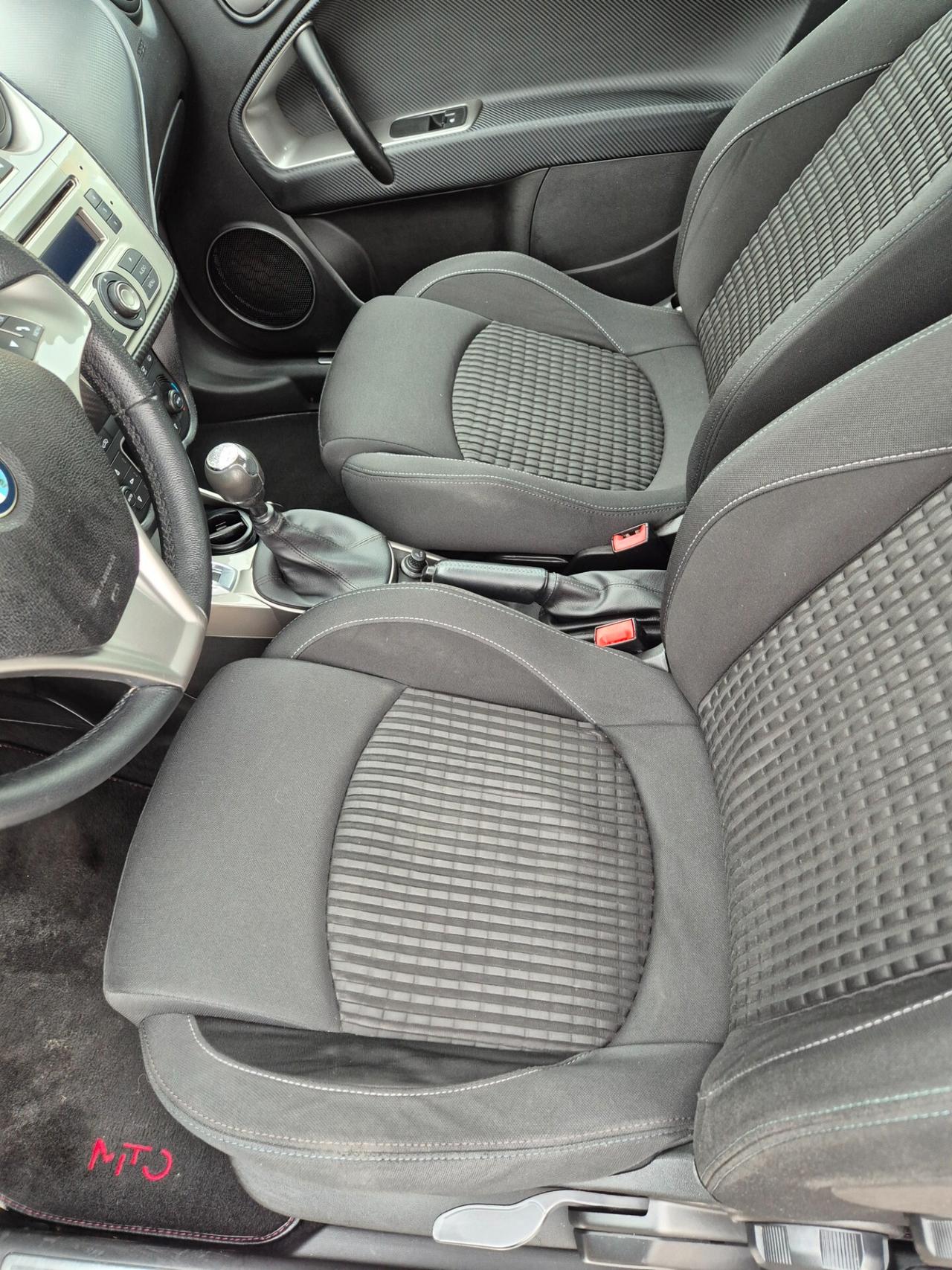 Alfa Romeo MiTo 1.6 JTDm 16V Distinctive Sport Pack