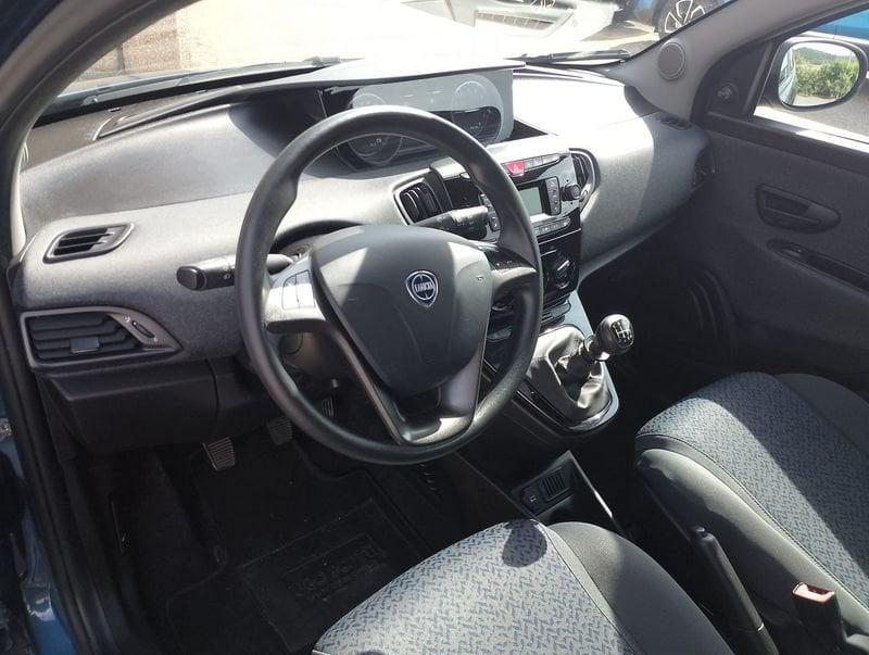 Lancia Ypsilon 1.0 FireFly 5 porte S&S Hybrid Silver