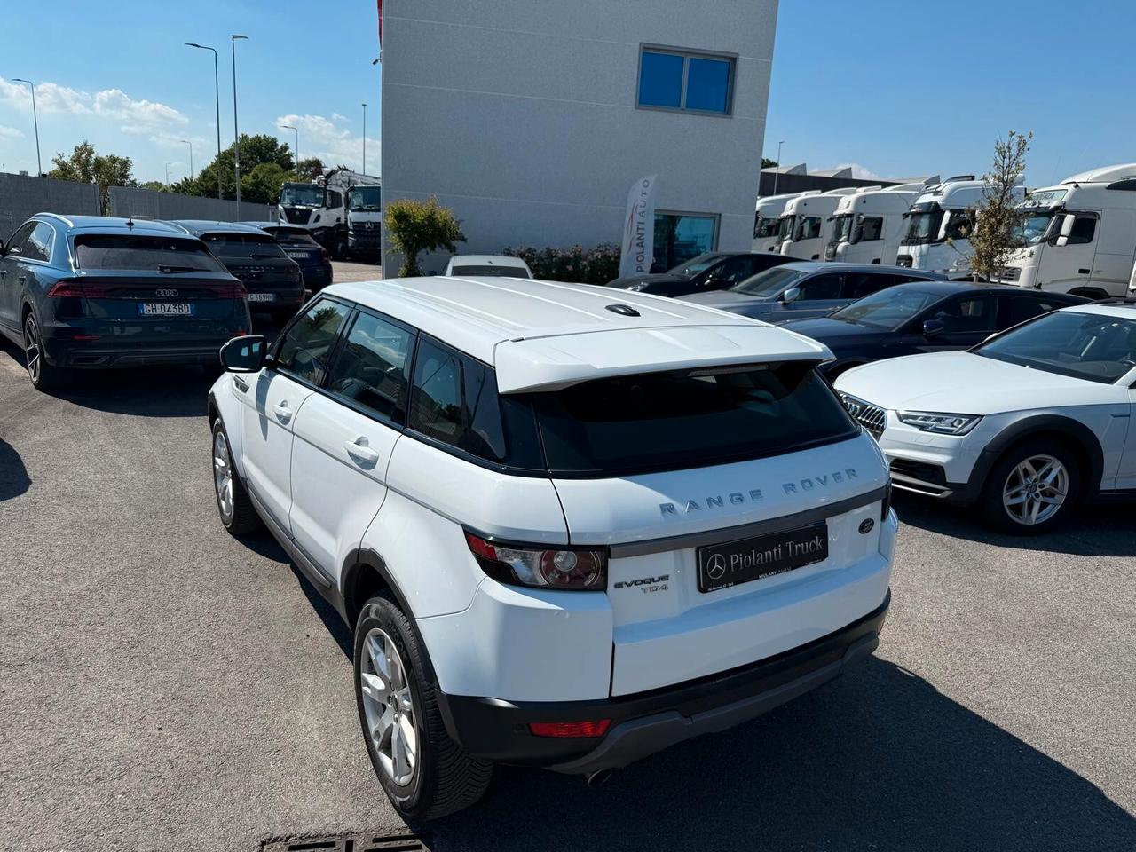 Land Rover Range Evoque 2.2 TD4 5p. Pure