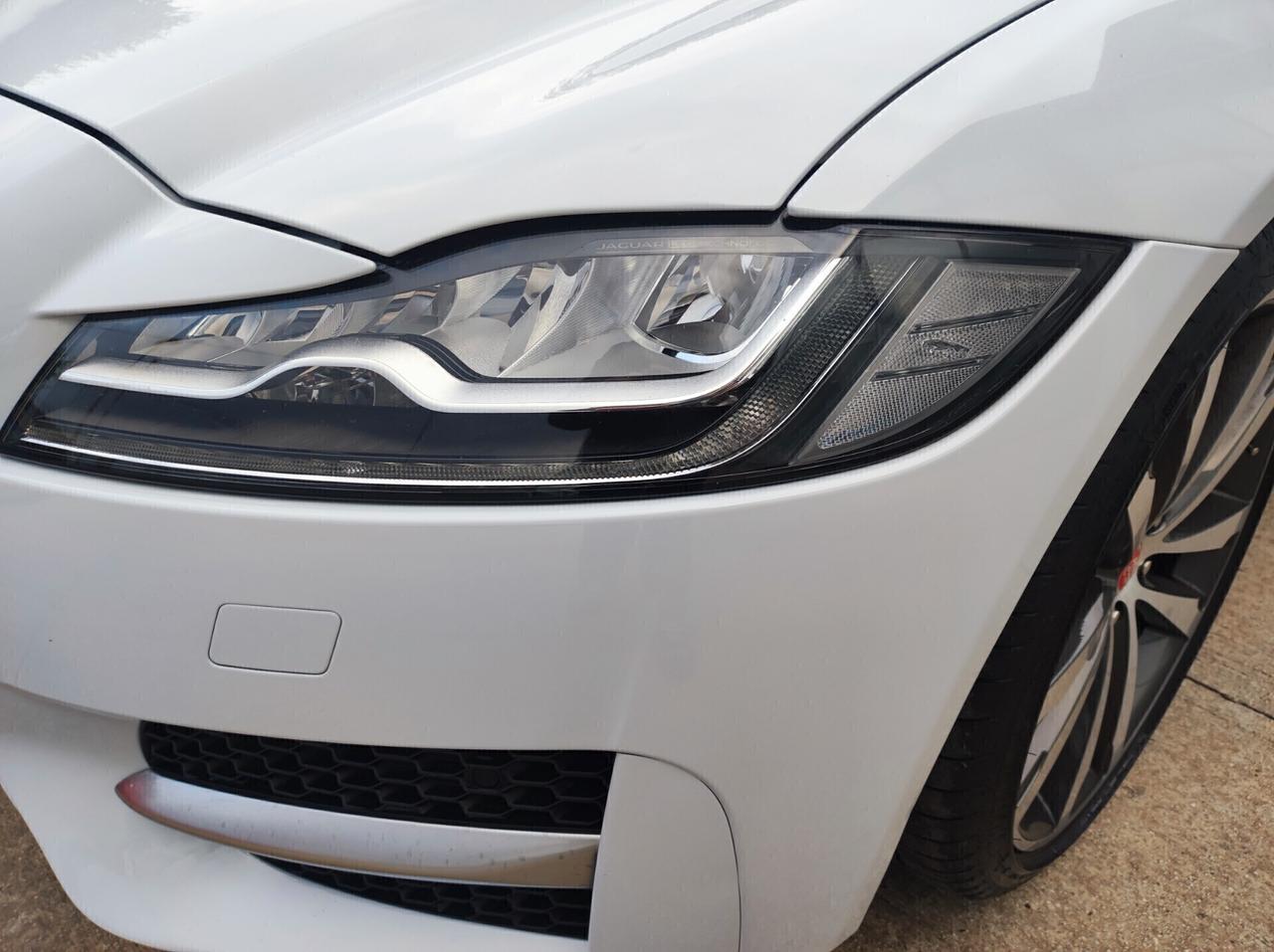 Jaguar XF Sportbrake 2.0 D 180 CV AWD aut. R-Sport