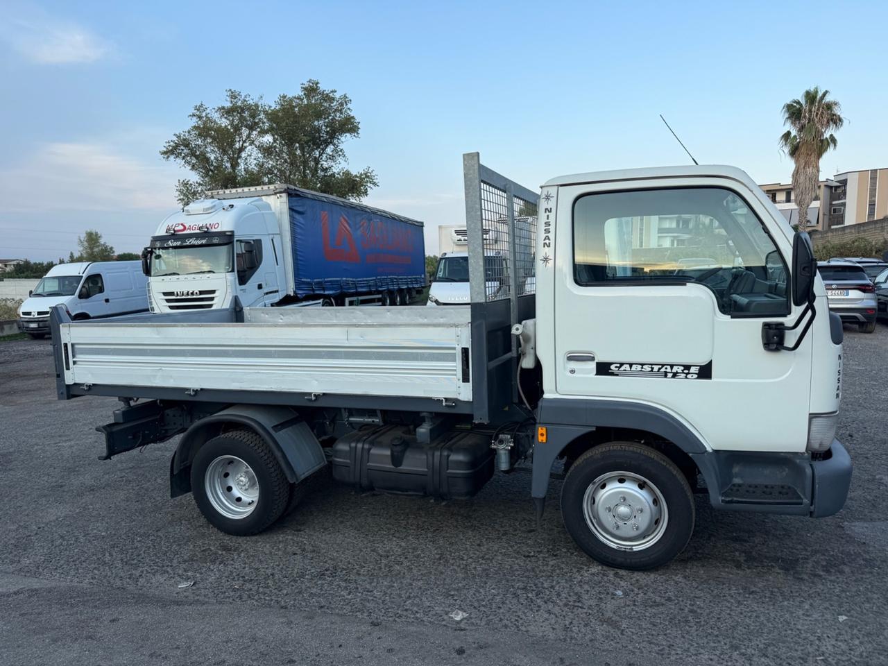 Nissan Cabstar 3.0 Diesel 120 Cv Trilaterale
