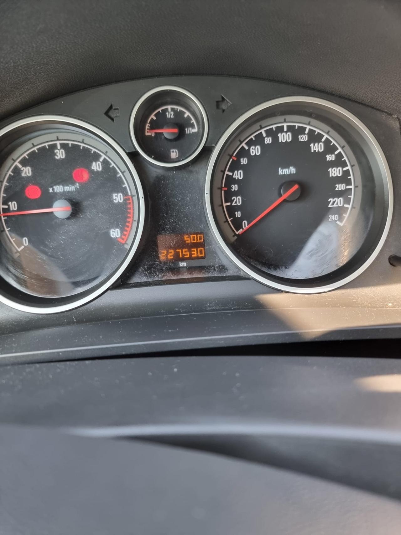 Opel Zafira 1.9 CDTI 101CV Club