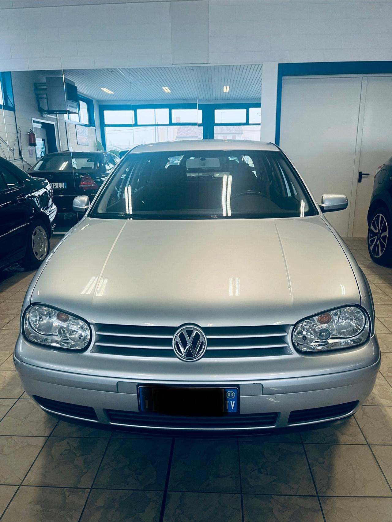 Volkswagen Golf 1.6 16V cat 5 porte Highline