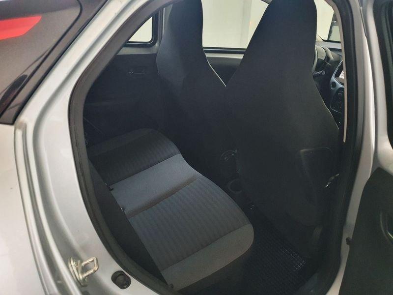 Toyota Aygo 1.0 VVT-i 72 CV 5 porte x-play TUA DA 102,00 MESE