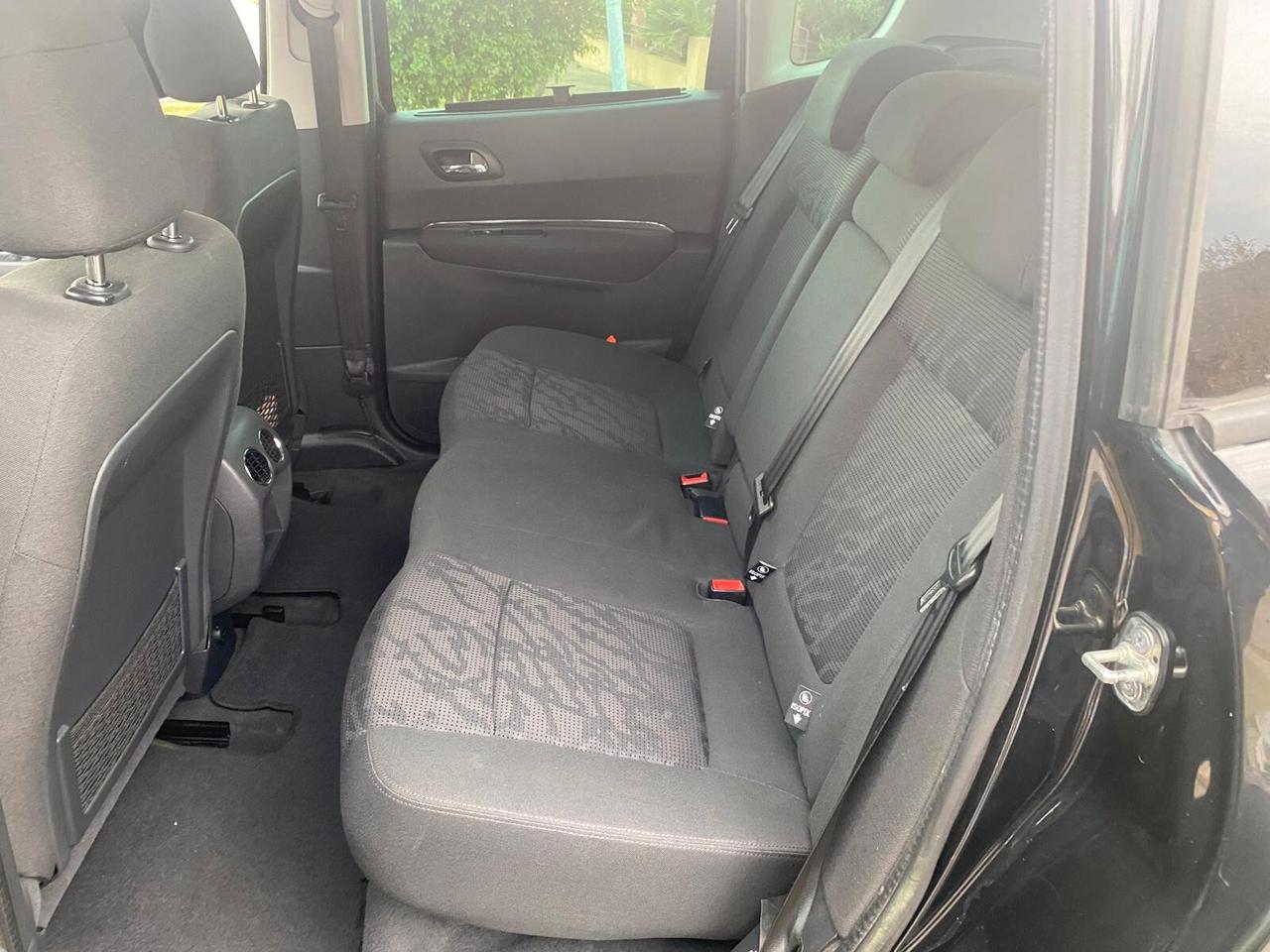 Peugeot 3008 1.6 HDi 115CV Business