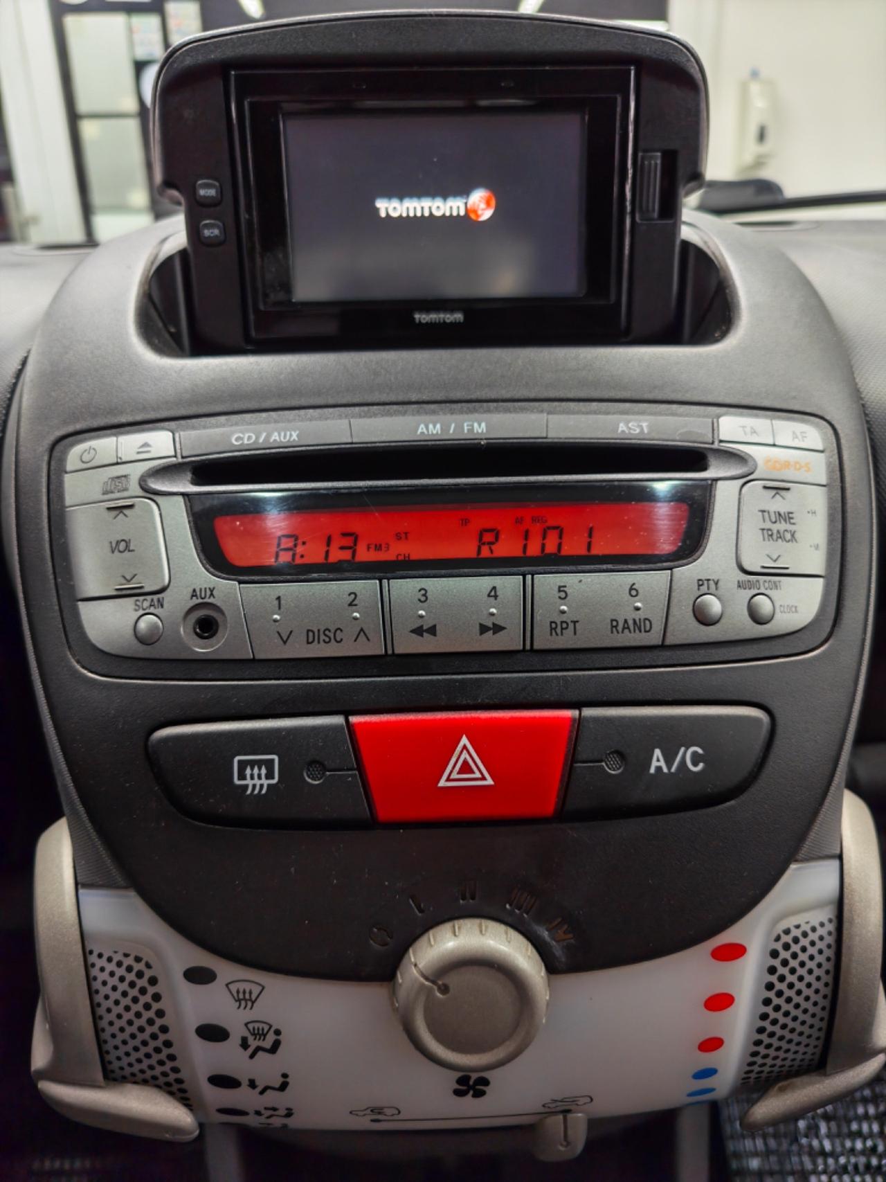 Toyota Aygo 1.0 12V VVT-i 5 porte Sol Connect