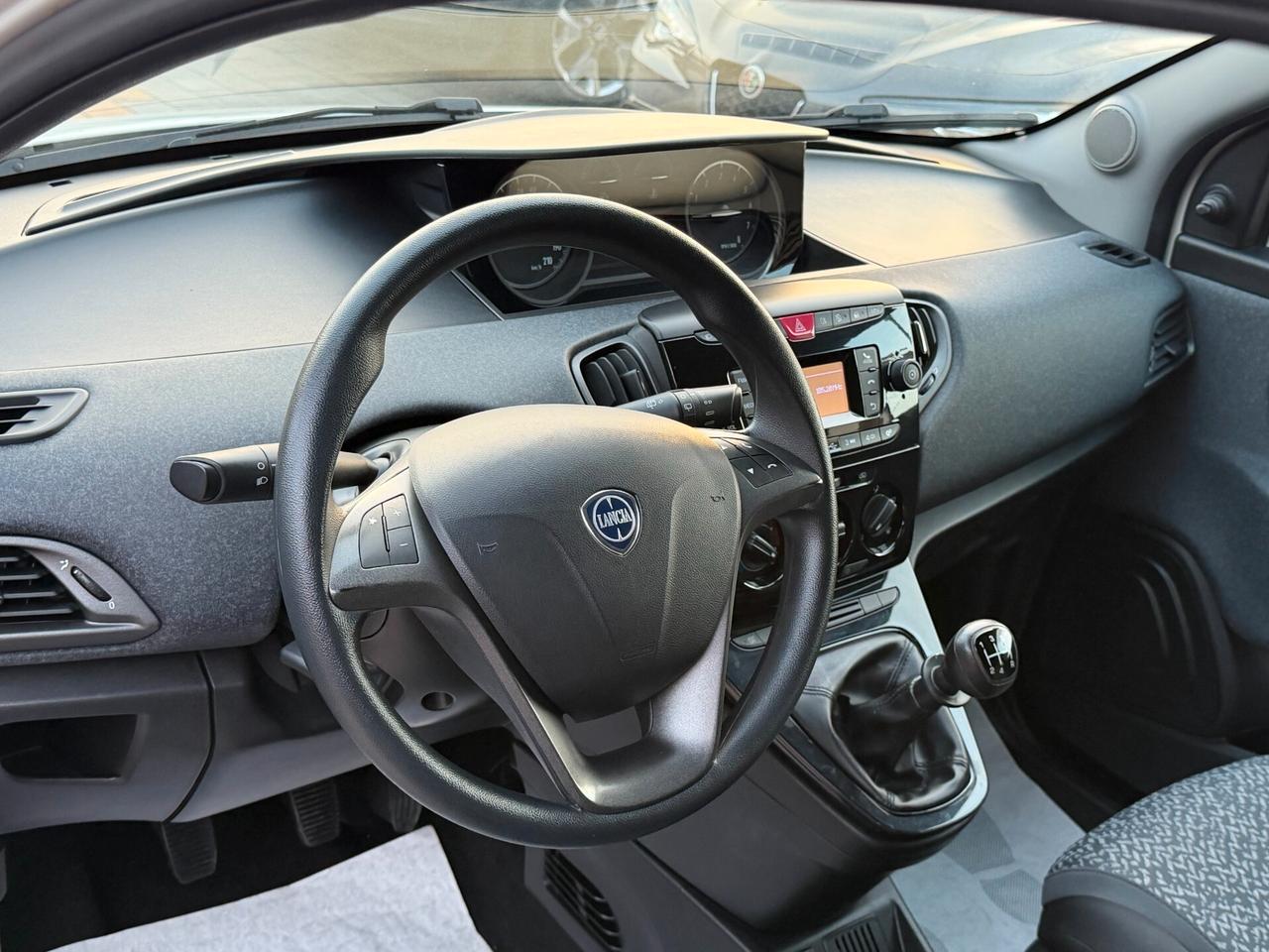 Lancia Ypsilon 1.2 69 cv. ELEFANTINO BLU