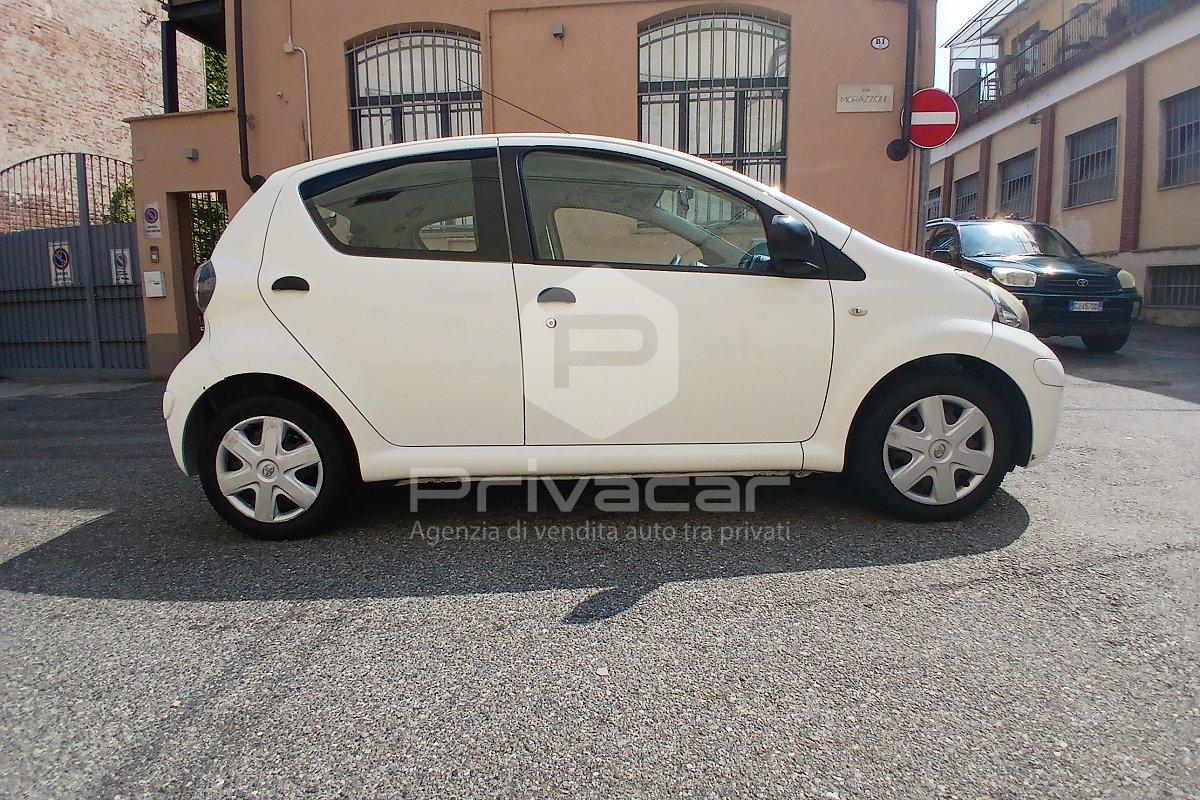 TOYOTA Aygo 1.0 12V VVT-i 5 porte Now Connect