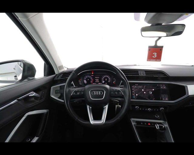 AUDI Q3 35 TFSI S tronic Business