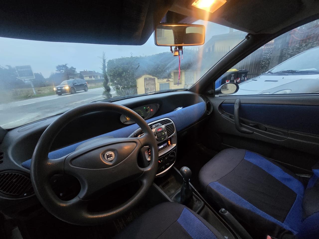 Lancia Y 1.2i 16V cat LS