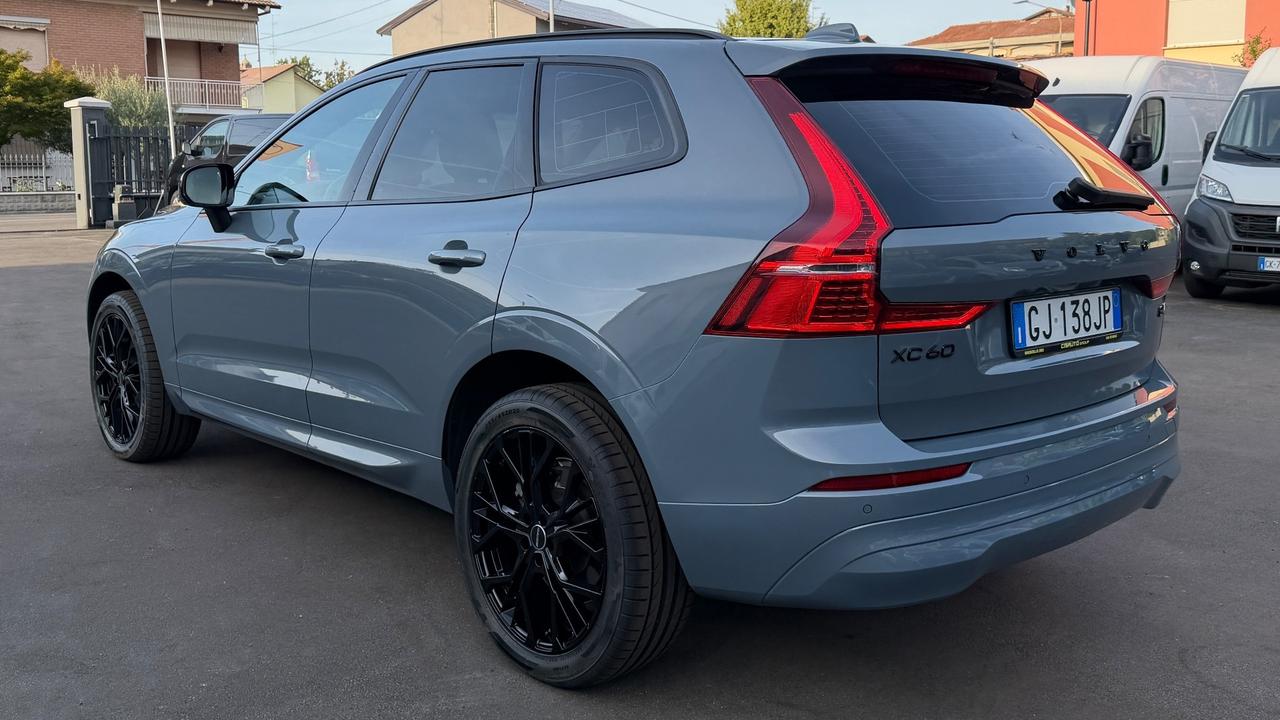 VOLVO XC60 B4 AWD 2.0 ESSENTIAL 197 CV - FULL LED, VIRTUAL COCKPIT, CARPLAY