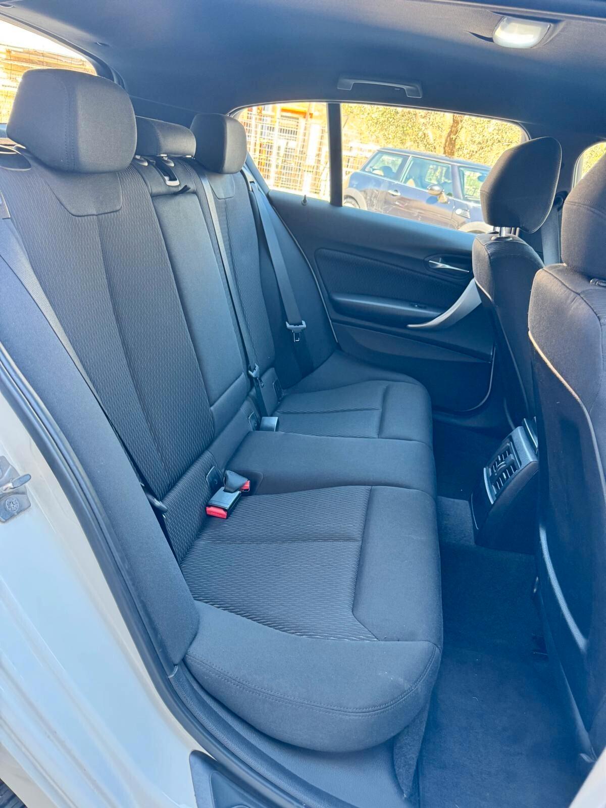 Bmw 118 118d 5p. Unique