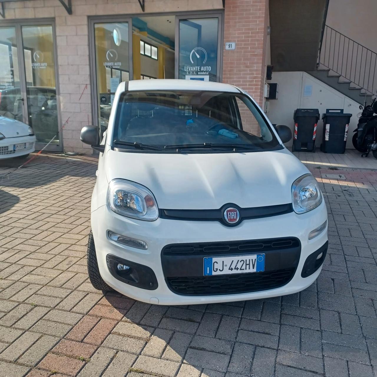 35188KM FIAT PANDA VAN 1.0 HYBRID IVA ESPOSTA