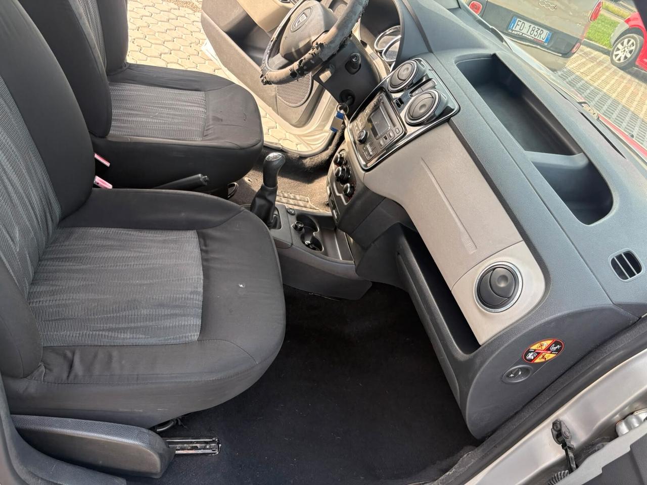 Dacia Dokker 1.6 8V 85CV GPL Lauréate 2035