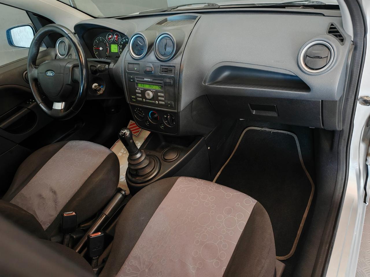 Ford Fiesta 1.4 TDCi 5p. Ghia