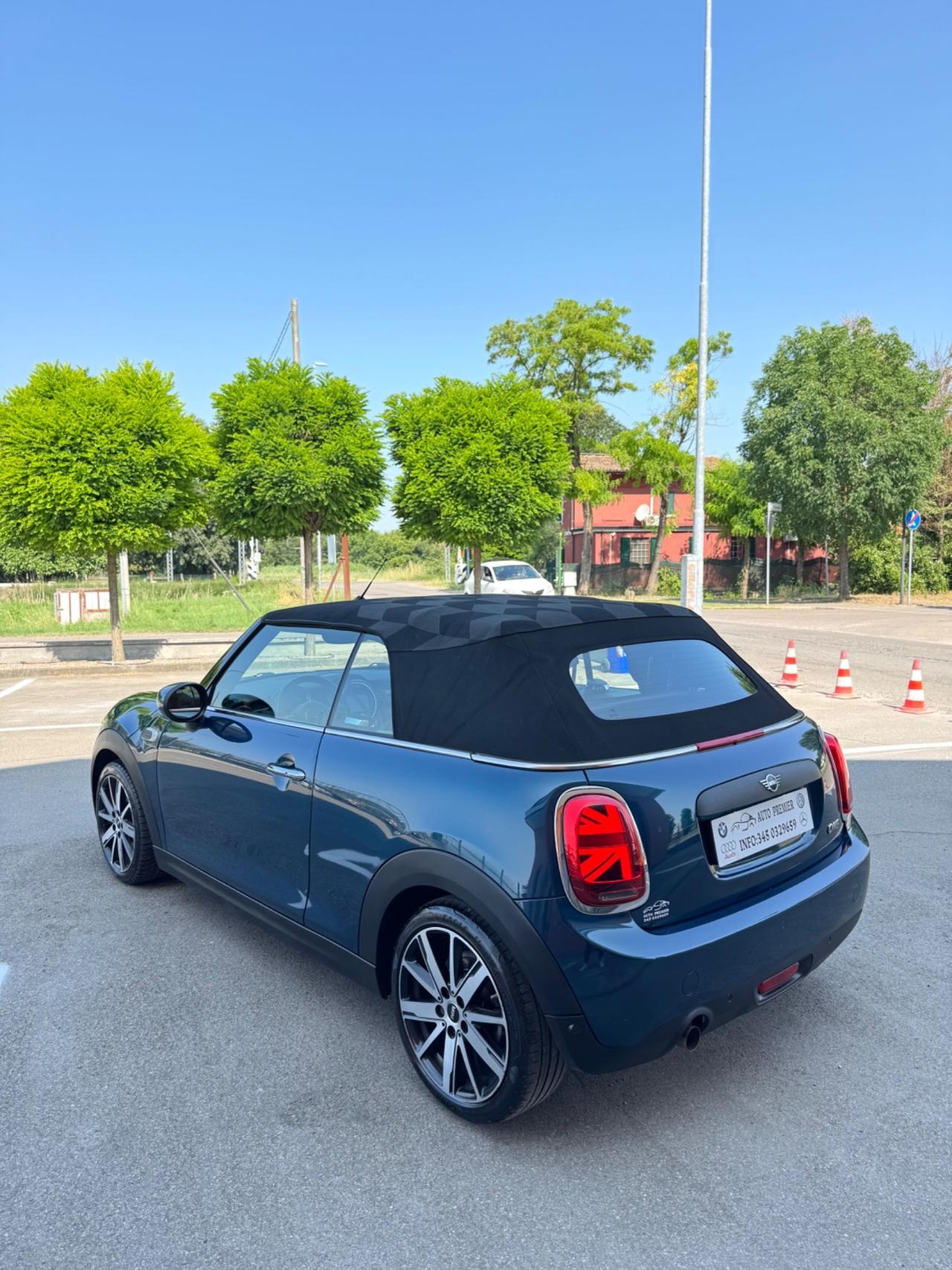 Mini 1.5 benzina One Cabrio si neopatentati