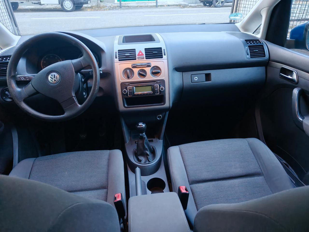 Volkswagen Touran 1.6 Conceptline