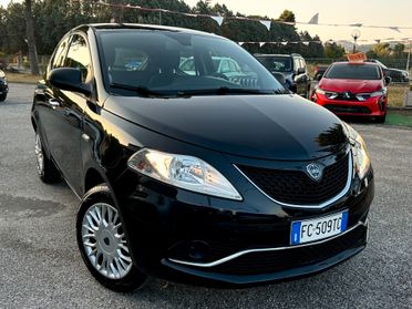 " UNA CHICCA " Lancia Ypsilon 85 CV Metano Ecochic Platinum