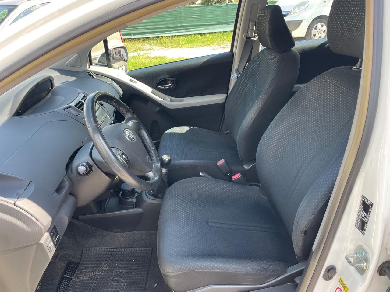 Toyota Yaris 1.0 5 porte