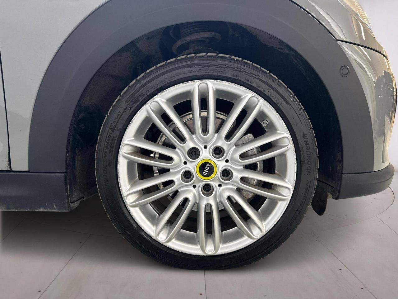 MINI Cooper SE Essential