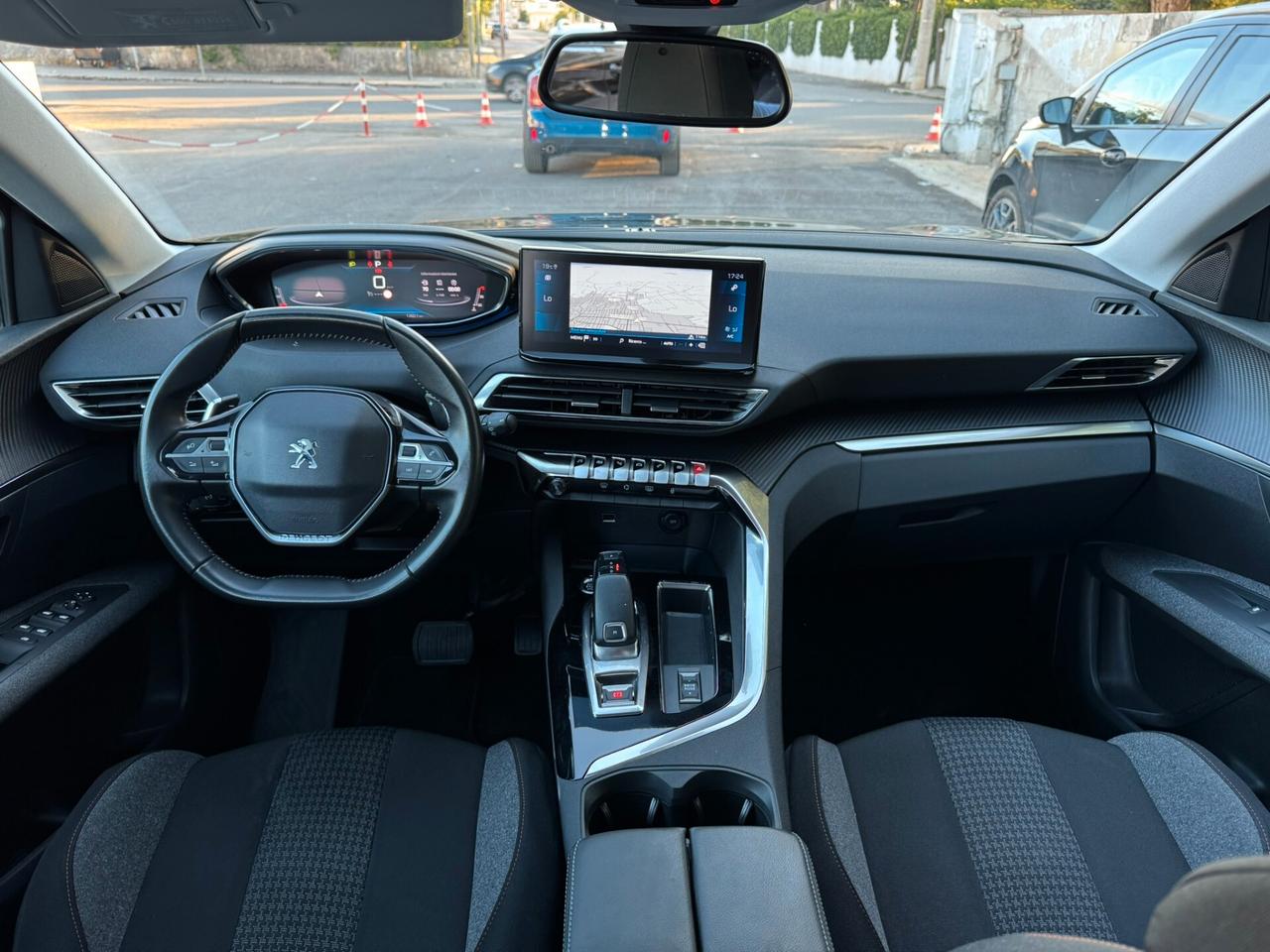 Peugeot 3008 BlueHDi 130 S&S EAT8 Active Business