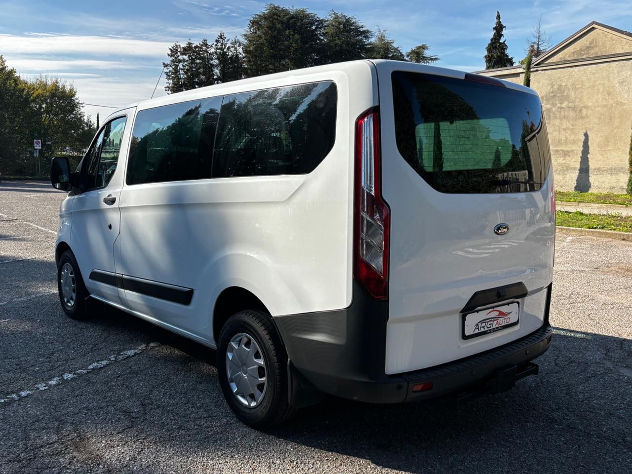 Ford Tourneo Custom N1 5 posti DISTRIBUZIONE APPENA ESEGUITA IN