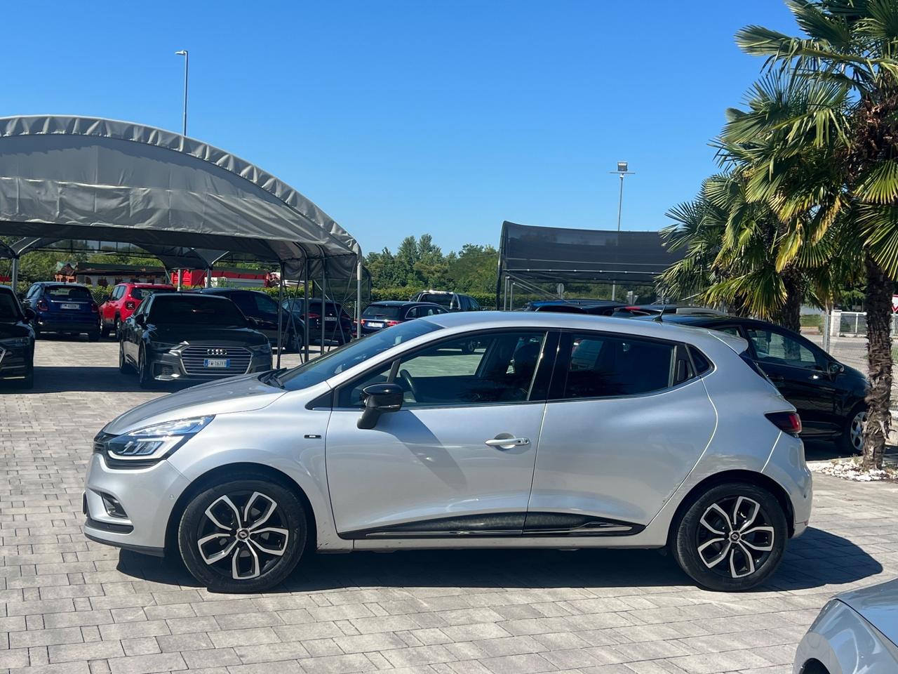 Renault Clio dCi 8V 90 CV EDC 5 porte Moschino Intens