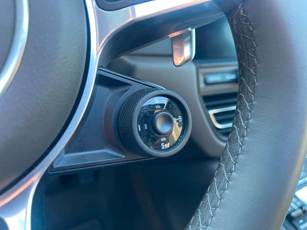 Porsche Macan 2.0 245cv RESTYLING pdk CHRONO PANORAMICO PASM