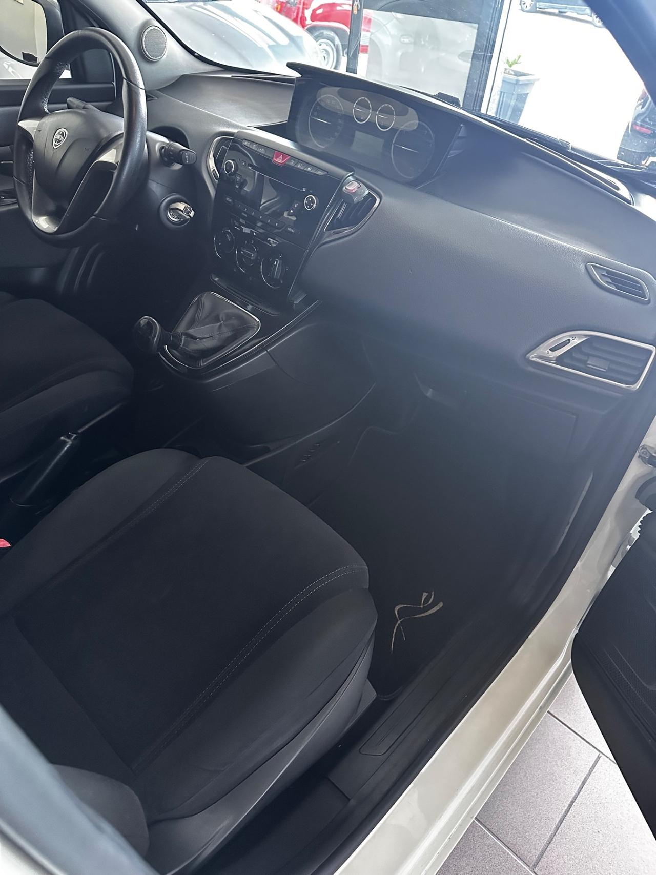 Lancia Ypsilon 1.3 MJT 16V 95 CV 5 porte S&S Gold