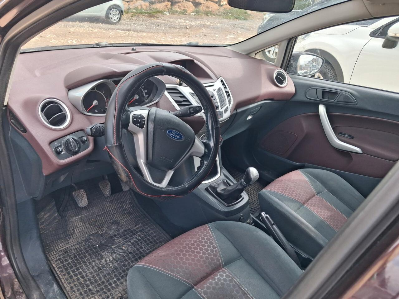 Ford Fiesta 1.4 5 porte Bz.- GPL Titanium