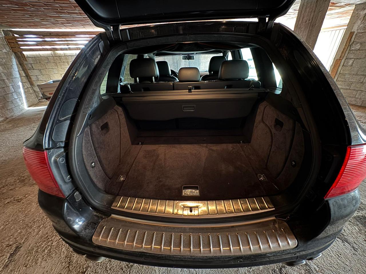PORSCHE CAYENNE TURBO PRIMA SERIE-500 CV