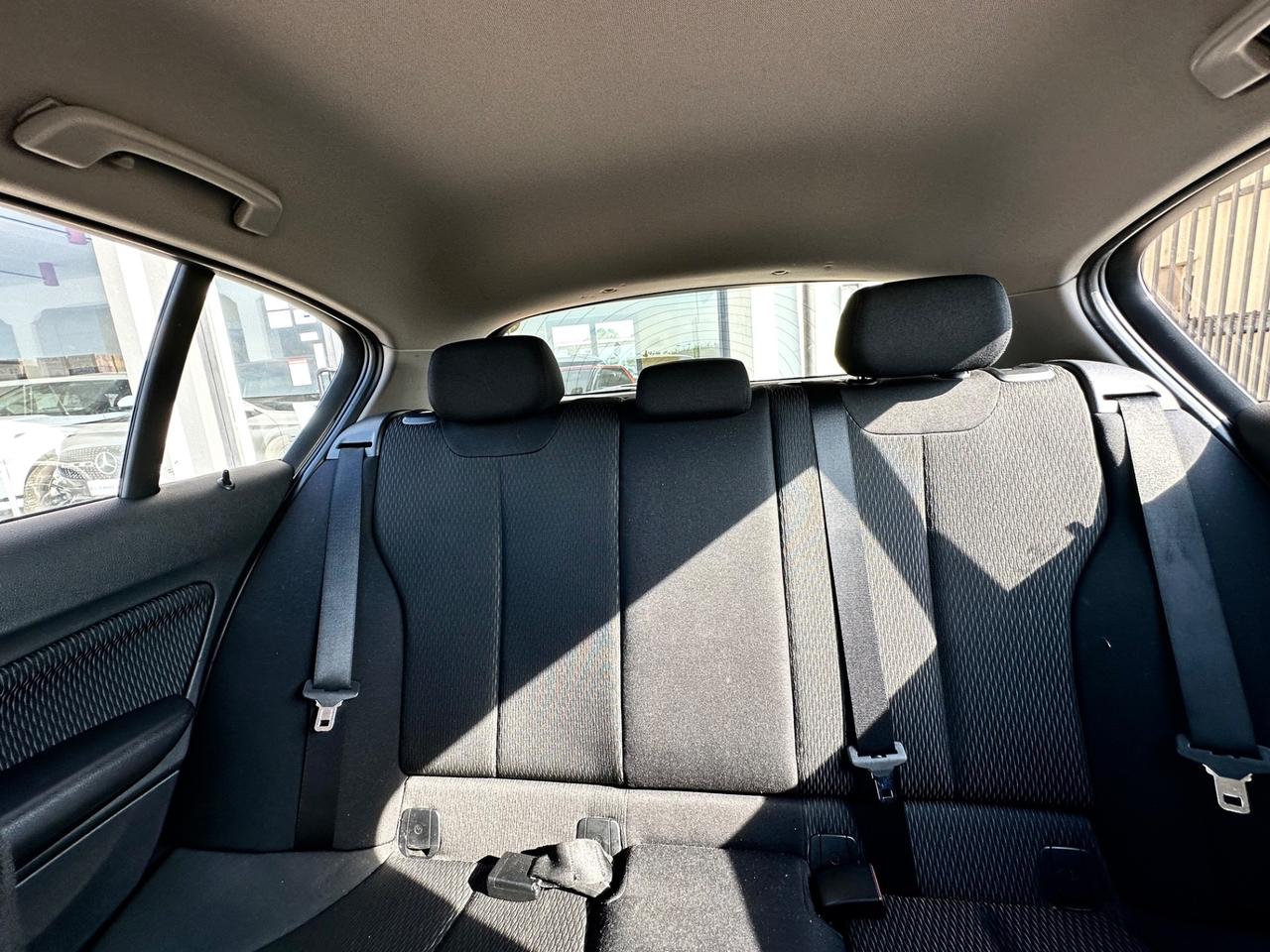 Bmw 116 116d 5p. Urban