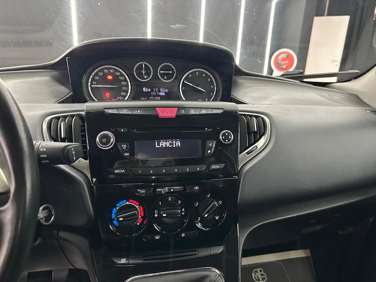 Lancia Ypsilon III 2011 1.2 8v Platinum