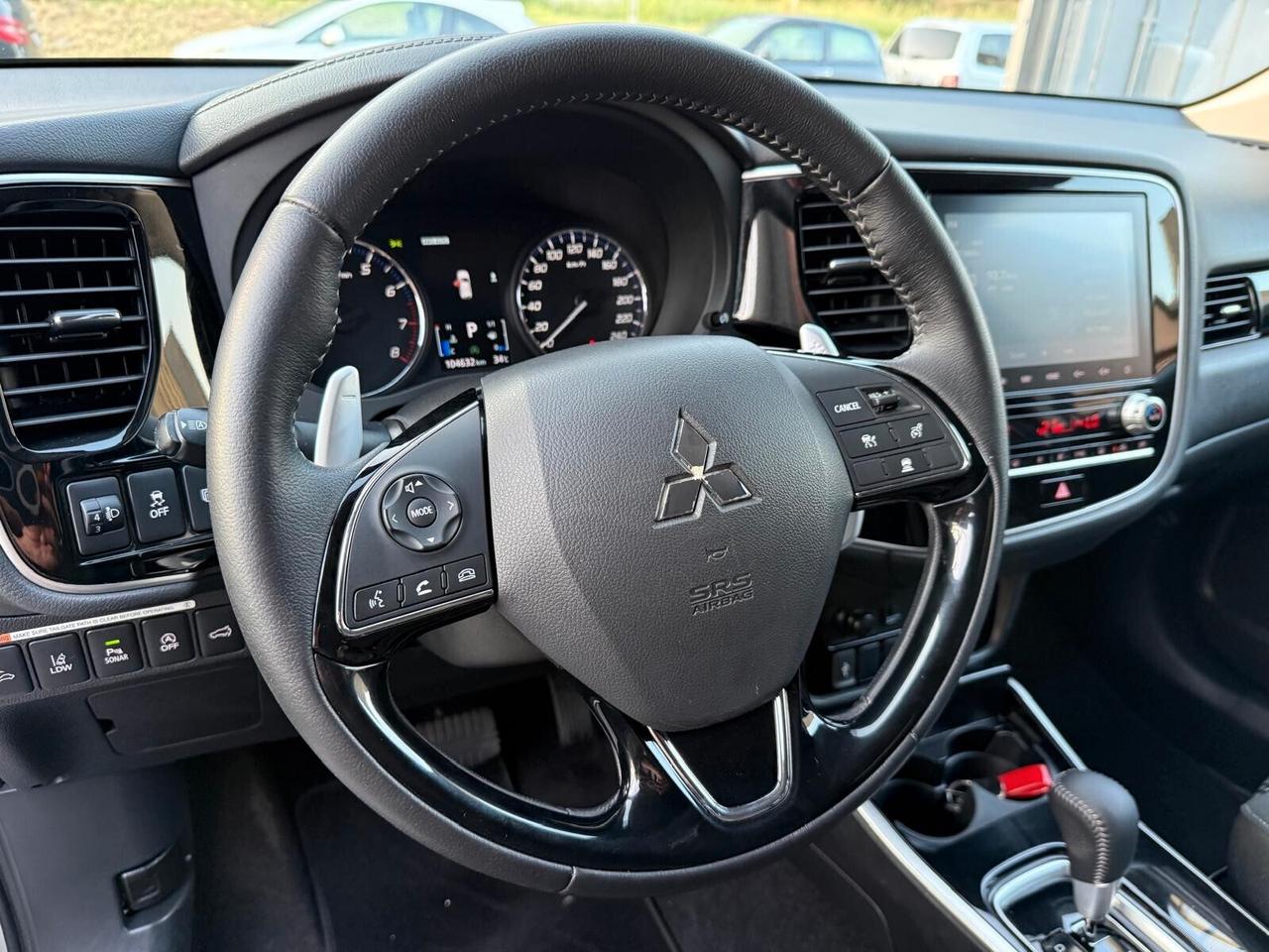 Mitsubishi Outlander 2.0 4WD GPL Bi-fuel CVT Diamond SDA 7 posti