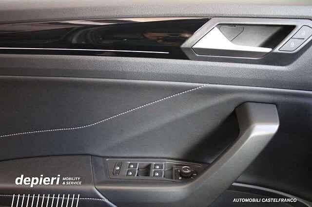 Volkswagen T-Roc 2.0 TDI DSG R-Line Facelift black