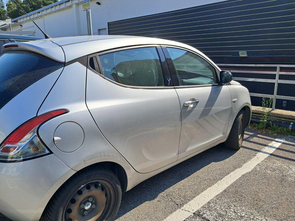 Lancia Ypsilon 5 Porte 1.2 Silver