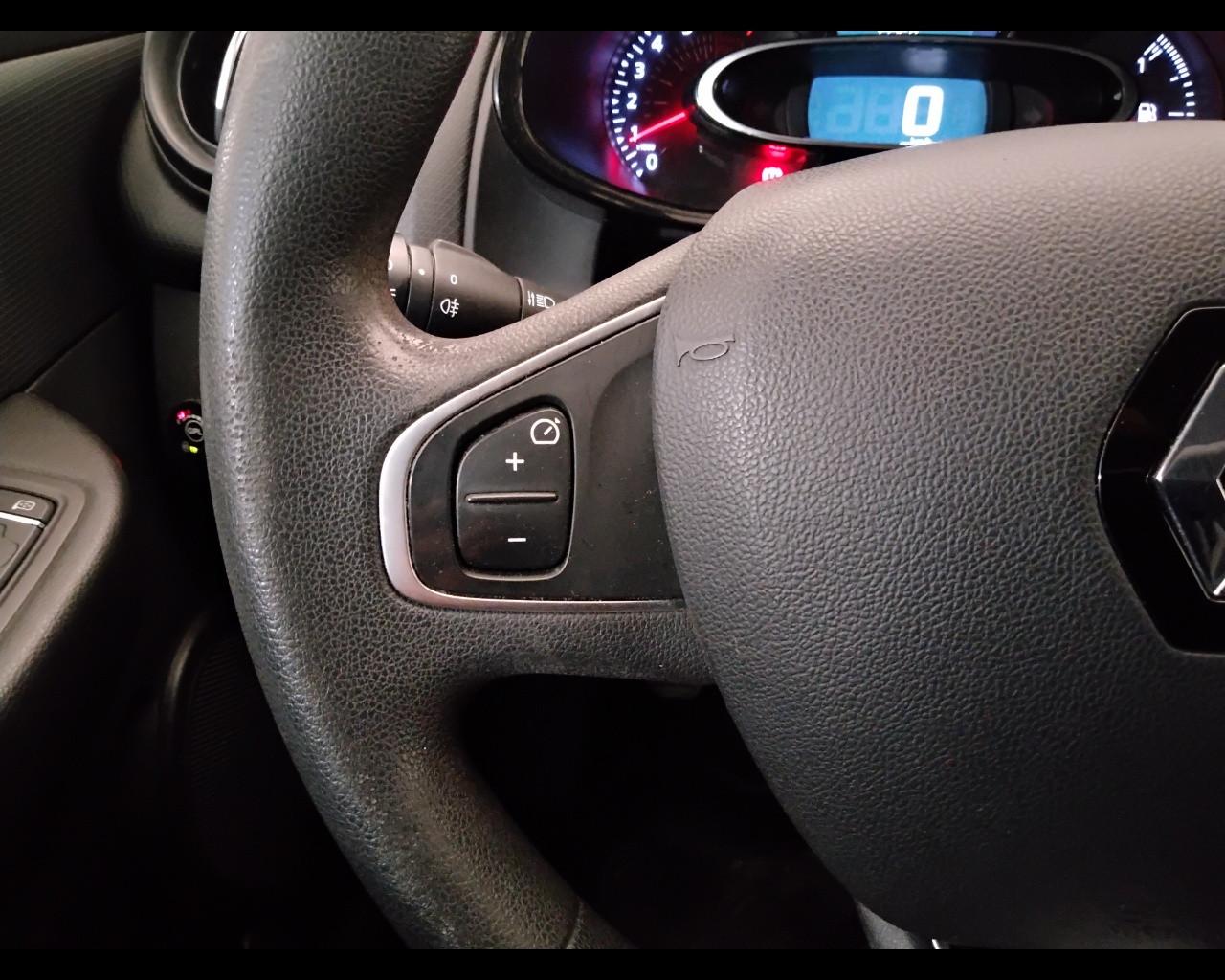 RENAULT Clio IV 2017 - Clio 0.9 tce energy Life Gpl 90cv